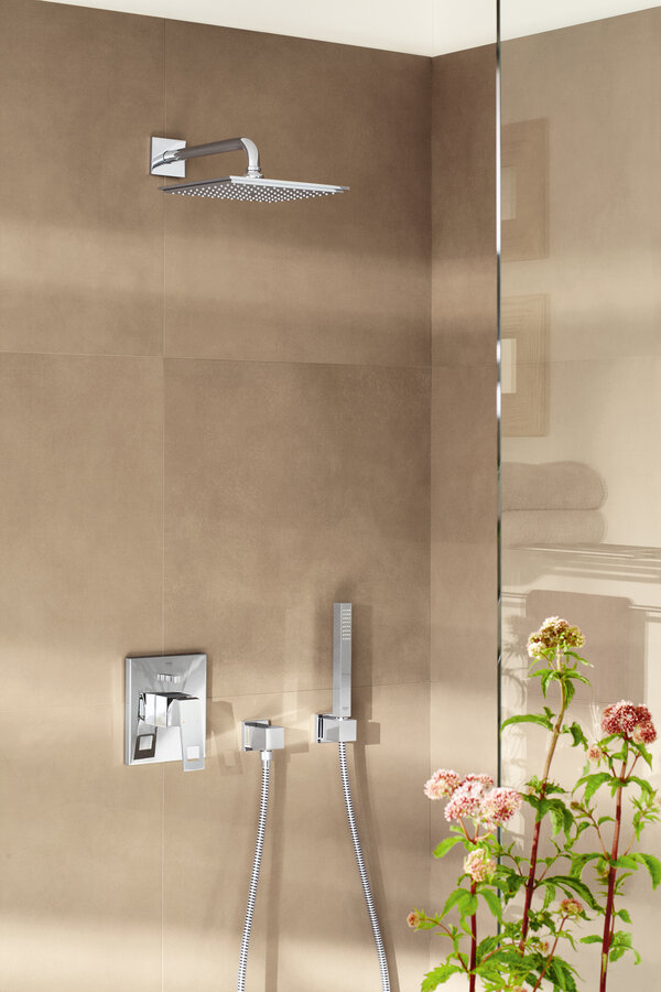 verhniy-dush-grohe-sena-27479000-cube-5